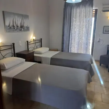 Dennis L Apartmán *